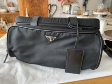 Borsa da viaggio e Toilette  Prada in tessuto nylon nero