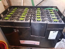 vendo batteria di accumulo 23 opzs 375 ah 