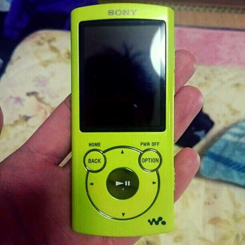 Sony walkman s765 - sony,