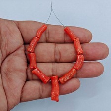 Filo di pietre preziose perle