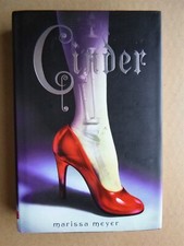CINDER Marissa Meyer 1st