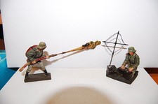 Lotto 2 vecchi soldatini di