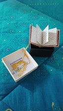 libro in miniatura monile