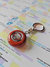 Portachiavi in legno laccato simil radica marchio Jaguar resinato