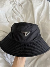 Cappello a secchiello PRADA