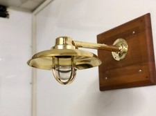 Applique da parete paratia