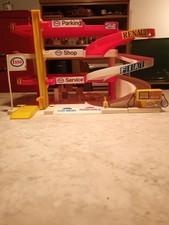 Stazione Di Servizio ESSO