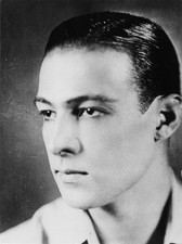 RUDOLPH VALENTINO    photo