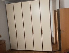 Armadio ante battente largh.286 prof.60 h.256 Con attrezzatura interna+2comodini