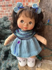 SOLO OUTFIT Vestito lavorato a mano e fiocchi per capelli per bambole My Child "Profondi a dicembre"