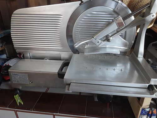 Affettatrice professionale - affettatrice,