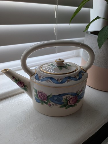 Wedgwood ribbon and - ribbon, roses