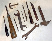 Lotto di attrezzi da lavoro manuali antichi in ferro - 1