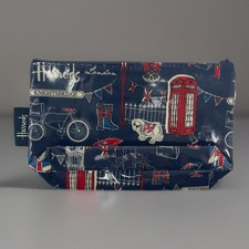 Borsa trucco vinile Harrods England City Landmarks blu bianco rosso logo 5x8 soffietto