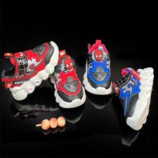 Scarpe sportive lampeggianti