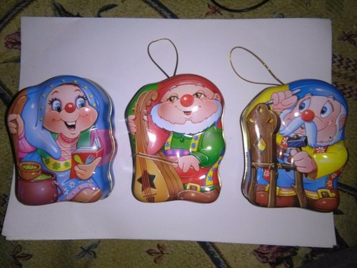 Personaggi scatola latta - latta, di