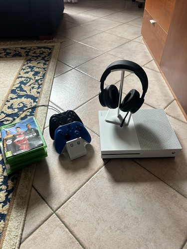 Xbox one series - one,