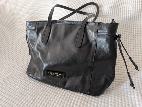 The bridge shopper passpartout - the,