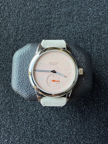 Nomos glashütte club campus - nomos,