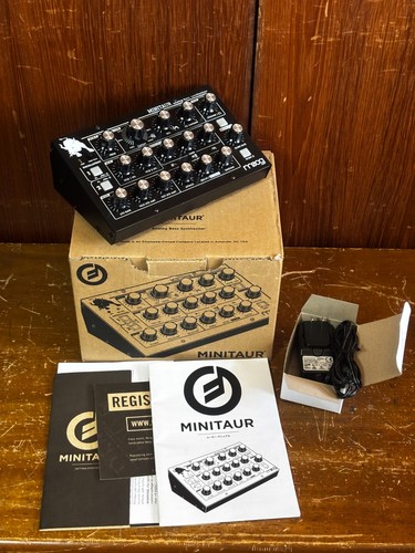 Moog minitaur analog bass - moog,