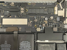 Macbook pro A1502 2015 I5-2,7GHZ  Completo.  PANNELLO E BATTERIA GUASTI