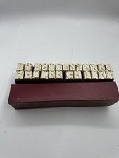SET DI TIMBRI ANTICHI IN LEGNO CON SERIE ALFABETO N.10