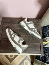 Louis Vuitton Trainer  Grey