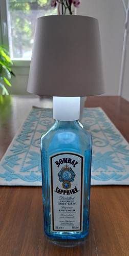 Lampada led con bottiglia gin - con,