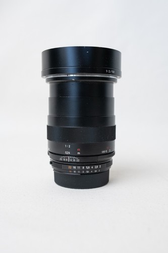 Zeiss 50mm macro - f/2.0, planar