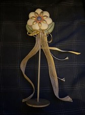 THUN ceramica Bolzano Alto Adige fiore con petali Bolzano mercatino di Natale