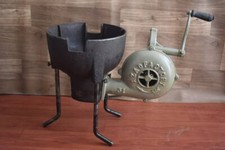 Antico forno fucinato da fabbro vintage con maniglia tipo pedale ventilatore ...