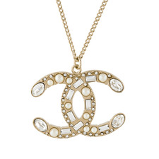 Collana con ciondolo Chanel