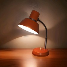 Lampada da tavolo orientabile