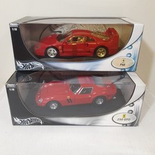 Lotto 2 HOTWHEELS 1:18 FERRARI