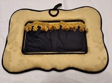 portaoggetti vintage da parete in pregiate stoffe e passamanerie Rosa Regale