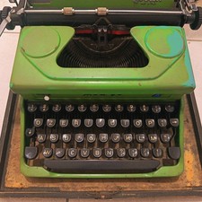 macchina da scrivere antica