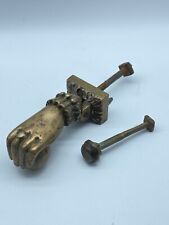 ANTICO BATTIPORTA BATTENTE BATACCHIO MANO CON SFERA IN Ottone del 800.