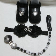 Scarpe neonata uncinetto