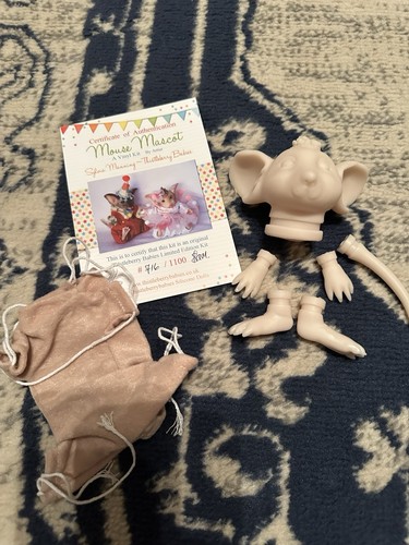 Mascotte topo esaurita doll - topo,