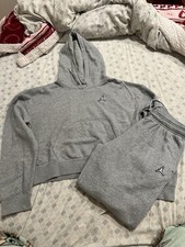 vendo tuta ragazza della jordan sportiva taglia s