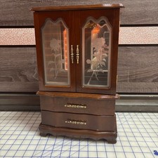 Armadio portagioie musicale in