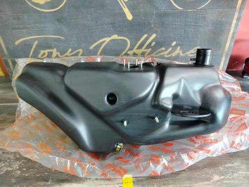R3822 serbatoio benzina - -,