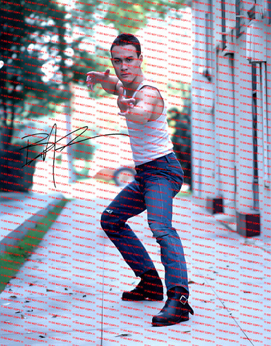 Brandon lee grossfoto - –,