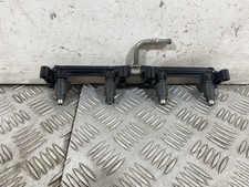 104300- Rail Faluto Iniettori Con Iniettori Suzuki GSR 600 dal 2006 al 2011