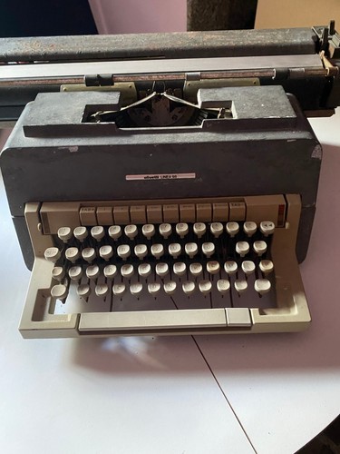 Macchina scrivere vintage - da,
