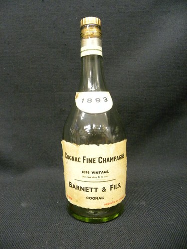 Scarsa bottiglia cognac - di,