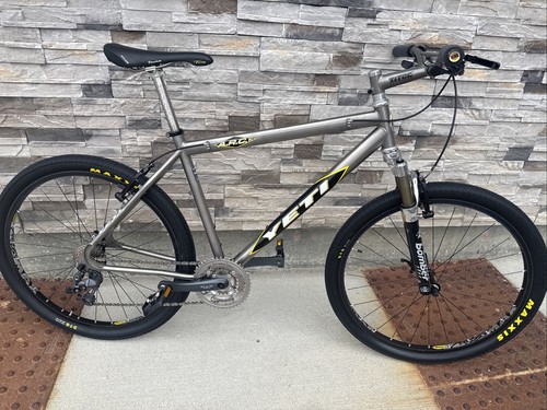 Mountain bike vintage - yeti, arc