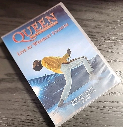 Queen live wembley stadium - queen,