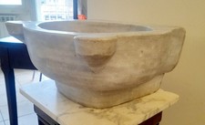 Antica acquasantiera lavandino