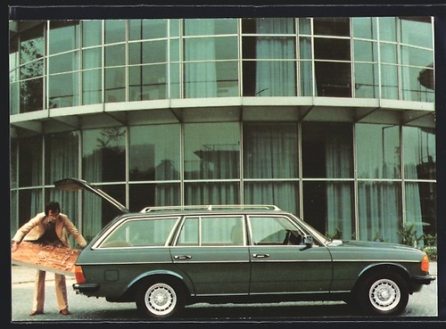 Pubblicità per mercedes - per, mercedes-benz